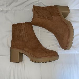 Universal Thread Brown Booties